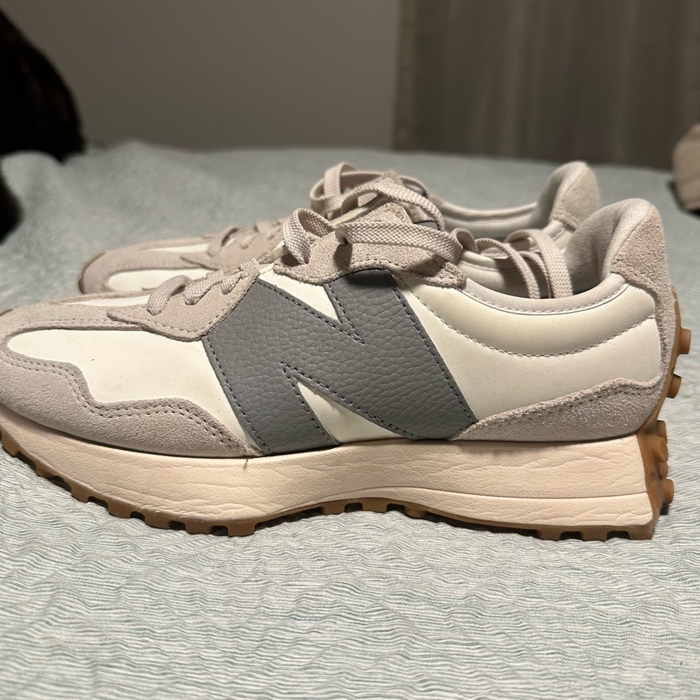 New Balance Women's Casual Sneakers - Gray and White 327